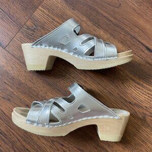 Sven Silver Leather Buckle Low Heel Clogs 39